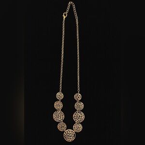 Elegant Gold Dangle Necklace